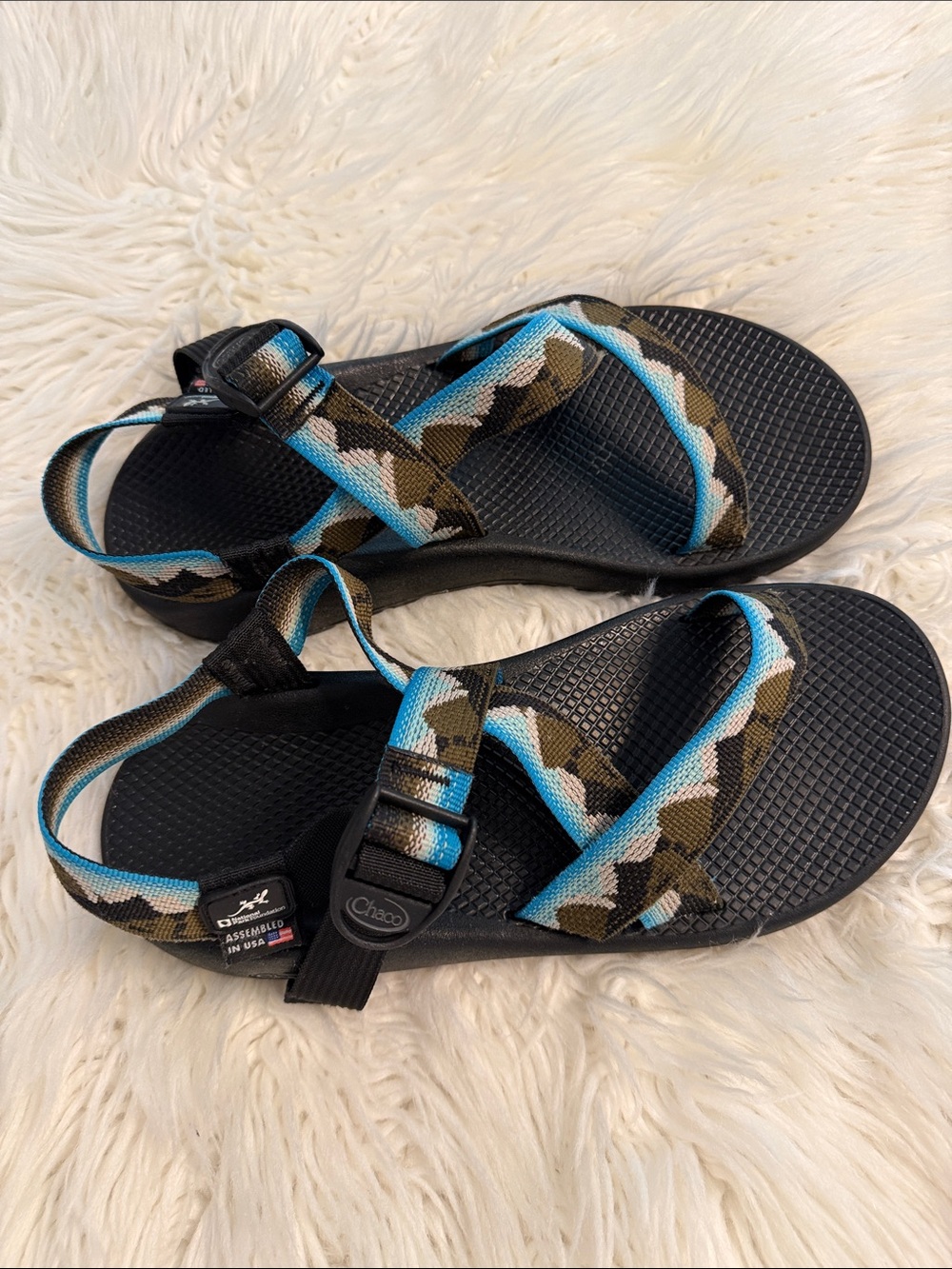Chaco Strappy Sandal in Black with Blue and Olive Accent size 10 M excellent con